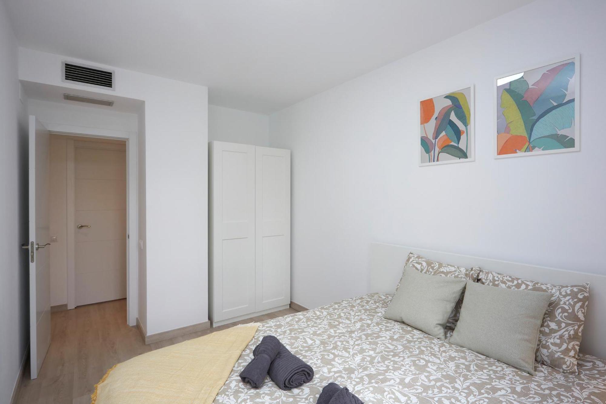 Three Bedroom Two Bathroom Apartment Close To Beach バルセロナ エクステリア 写真