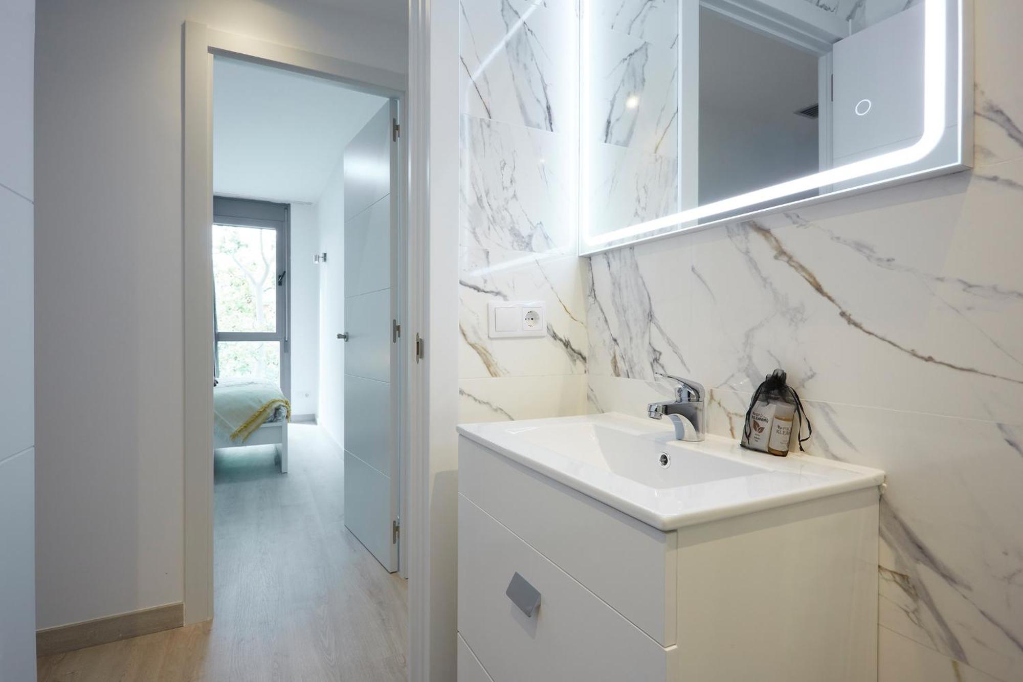 Three Bedroom Two Bathroom Apartment Close To Beach バルセロナ エクステリア 写真