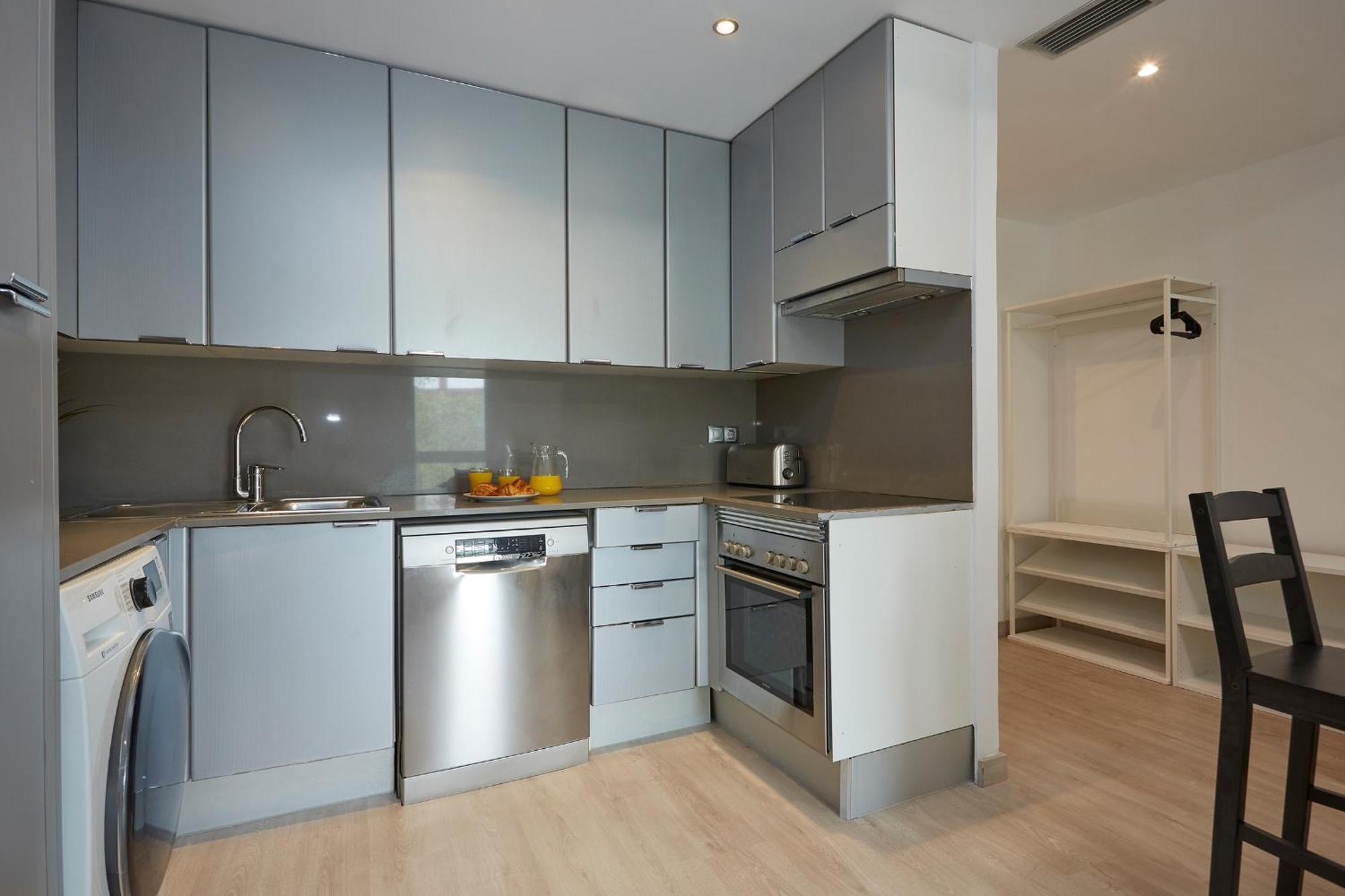 Three Bedroom Two Bathroom Apartment Close To Beach バルセロナ エクステリア 写真